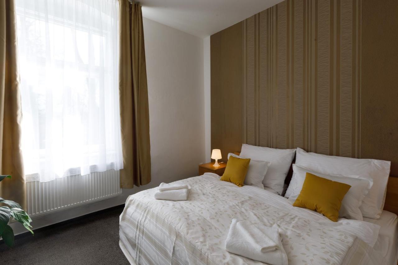 Litvan Sunset Apartments Ceske Budejovice Exterior foto