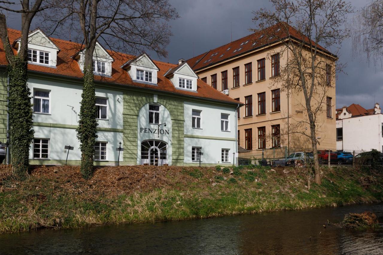 Litvan Sunset Apartments Ceske Budejovice Exterior foto